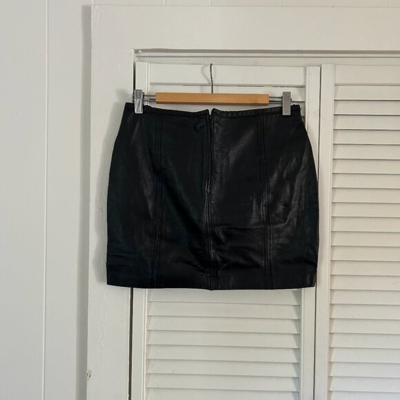 Vero Moda 100% Leather Mini Skirt - Picture 2 of 2